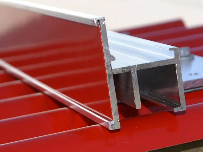 Notice the edges of the bar and mounting components are not color matched to the roof